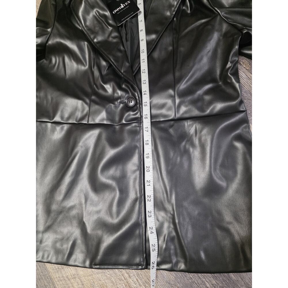 OMMIIVEX Faux Leather Blazer Black Ruched Sleeve Single Button Size M NWT - Picture 3 of 12